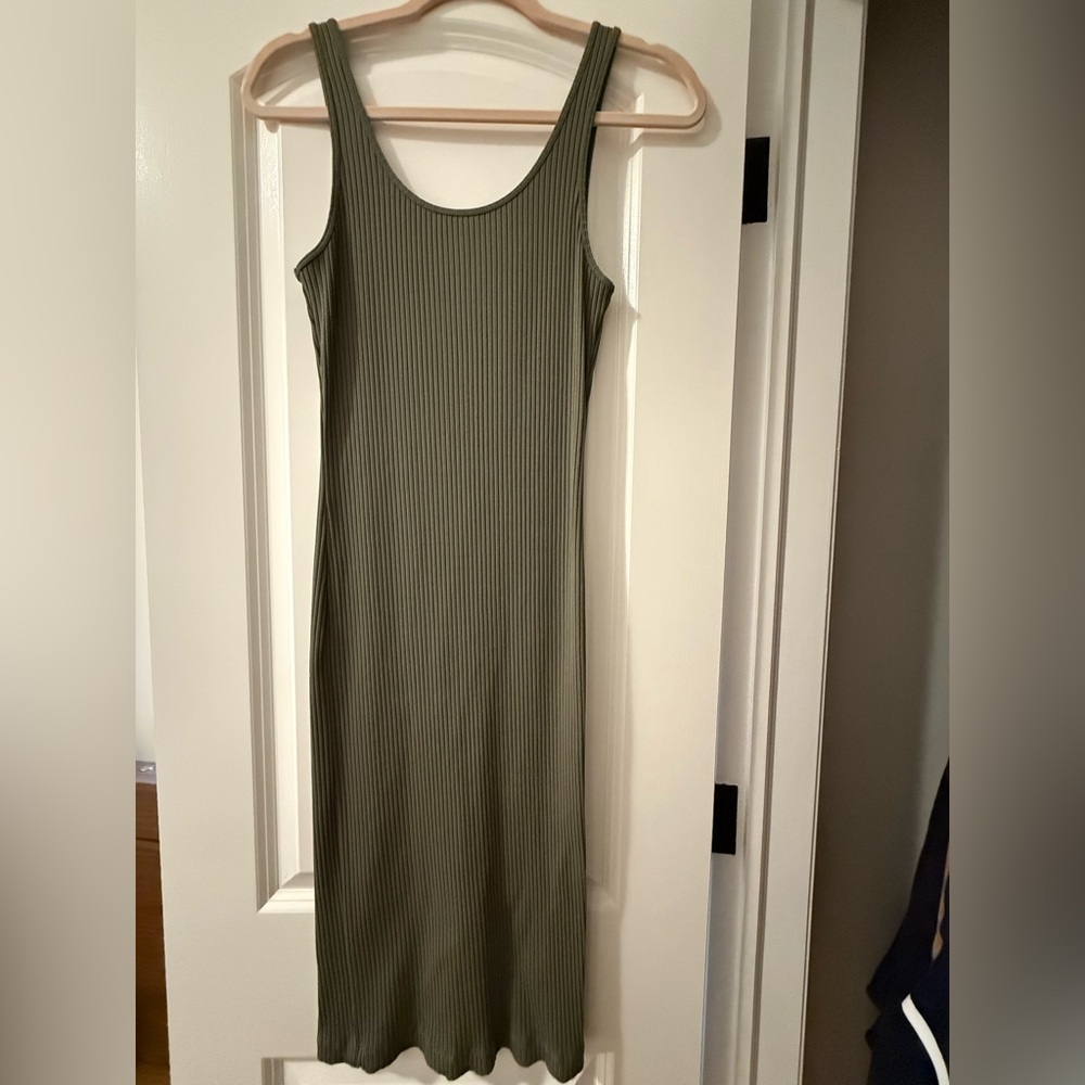 Aritzia Body Con Ribbed Dress